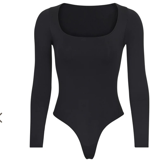 SKIMS 2X/3X essential long sleeve scoop neck bodysuit Onyx NWOT MSRP $78 NWOT - Picture 1 of 3